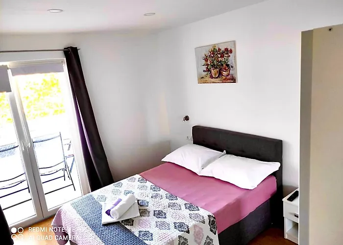 Roso Apartment *
