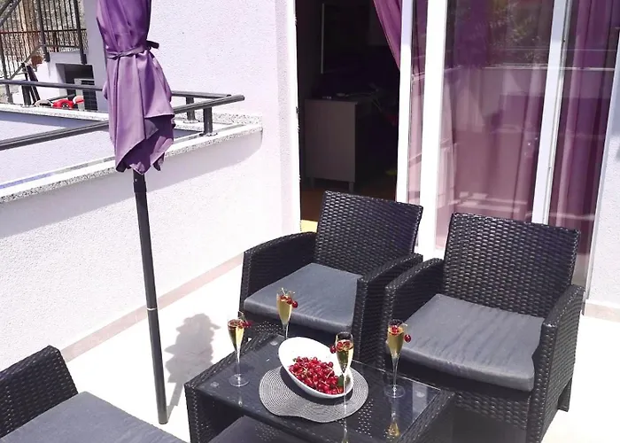 Roso Apartment *