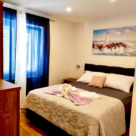 Roso * 马卡尔斯卡